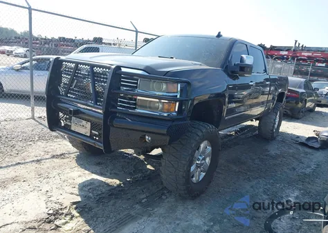 2015 Chevrolet Silverado 2500Hd High Country из США, поврежденный, VIN 1GC1KXE84FF542424